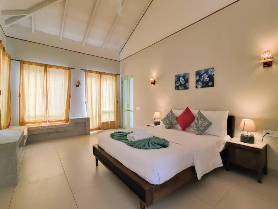 Barcelona Villas At Love Story Siolim- 3Bhk Private Pool Villas Buitenkant foto