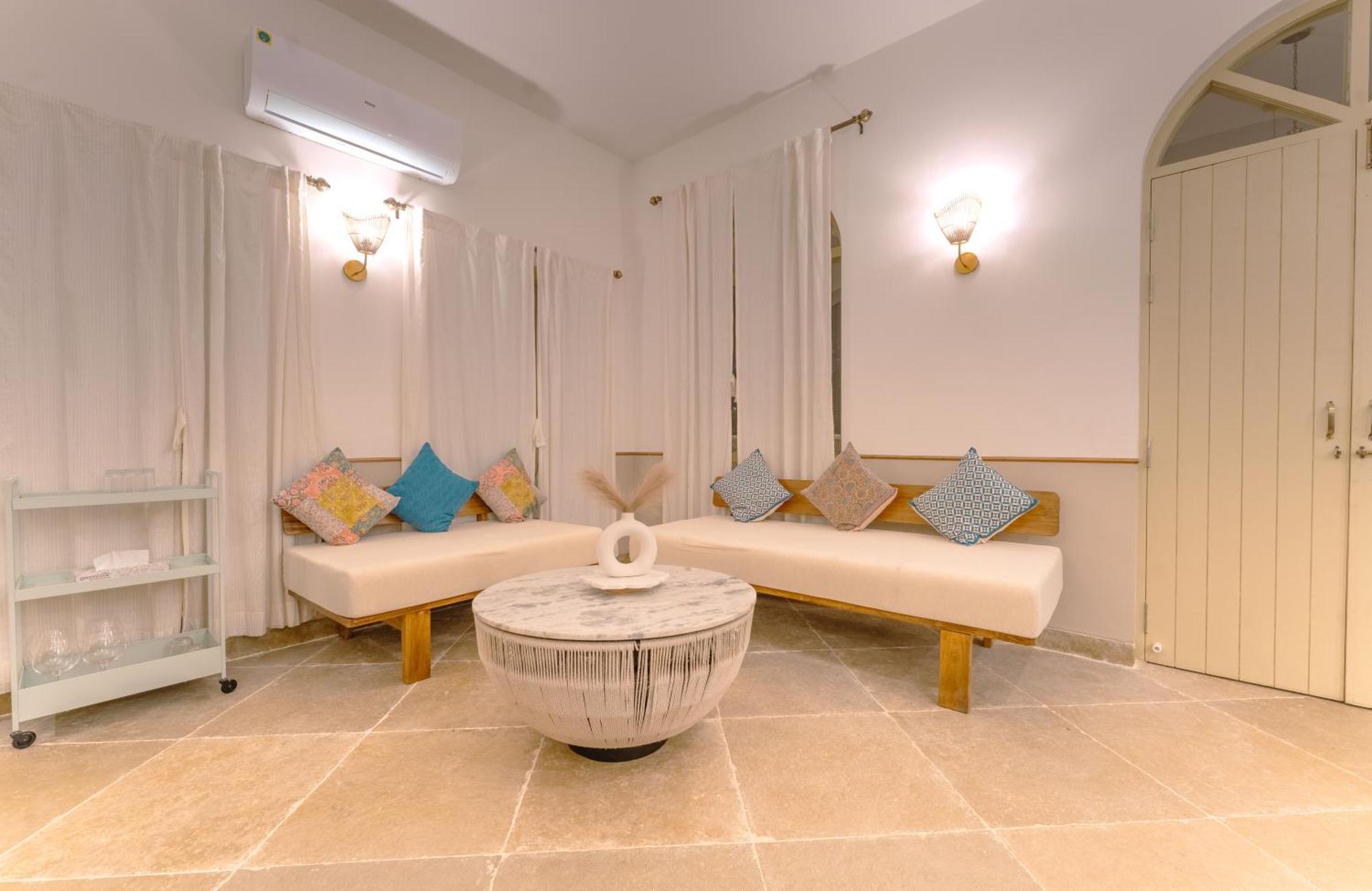 Barcelona Villas At Love Story Siolim- 3Bhk Private Pool Villas Buitenkant foto