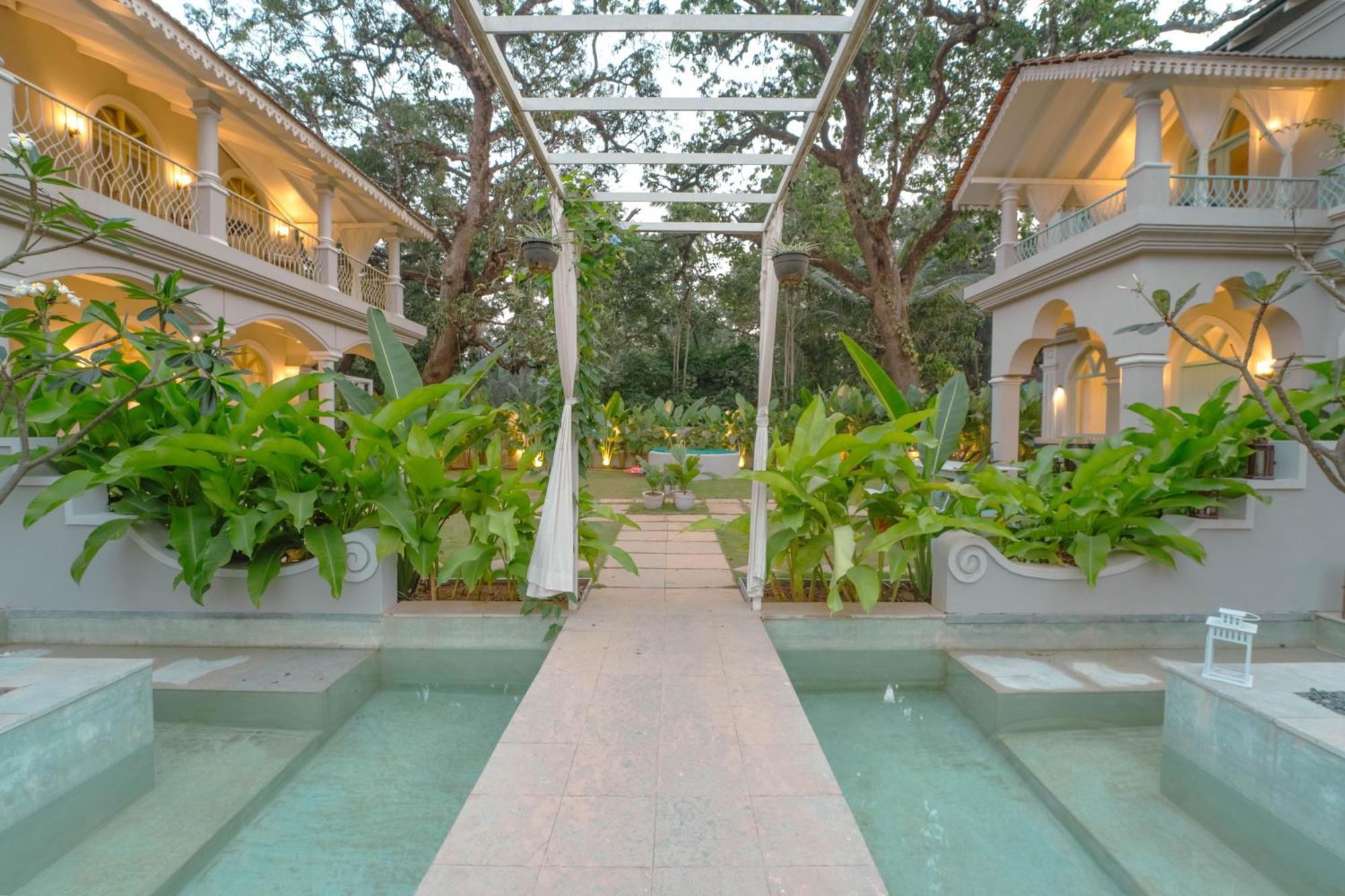 Barcelona Villas At Love Story Siolim- 3Bhk Private Pool Villas Buitenkant foto